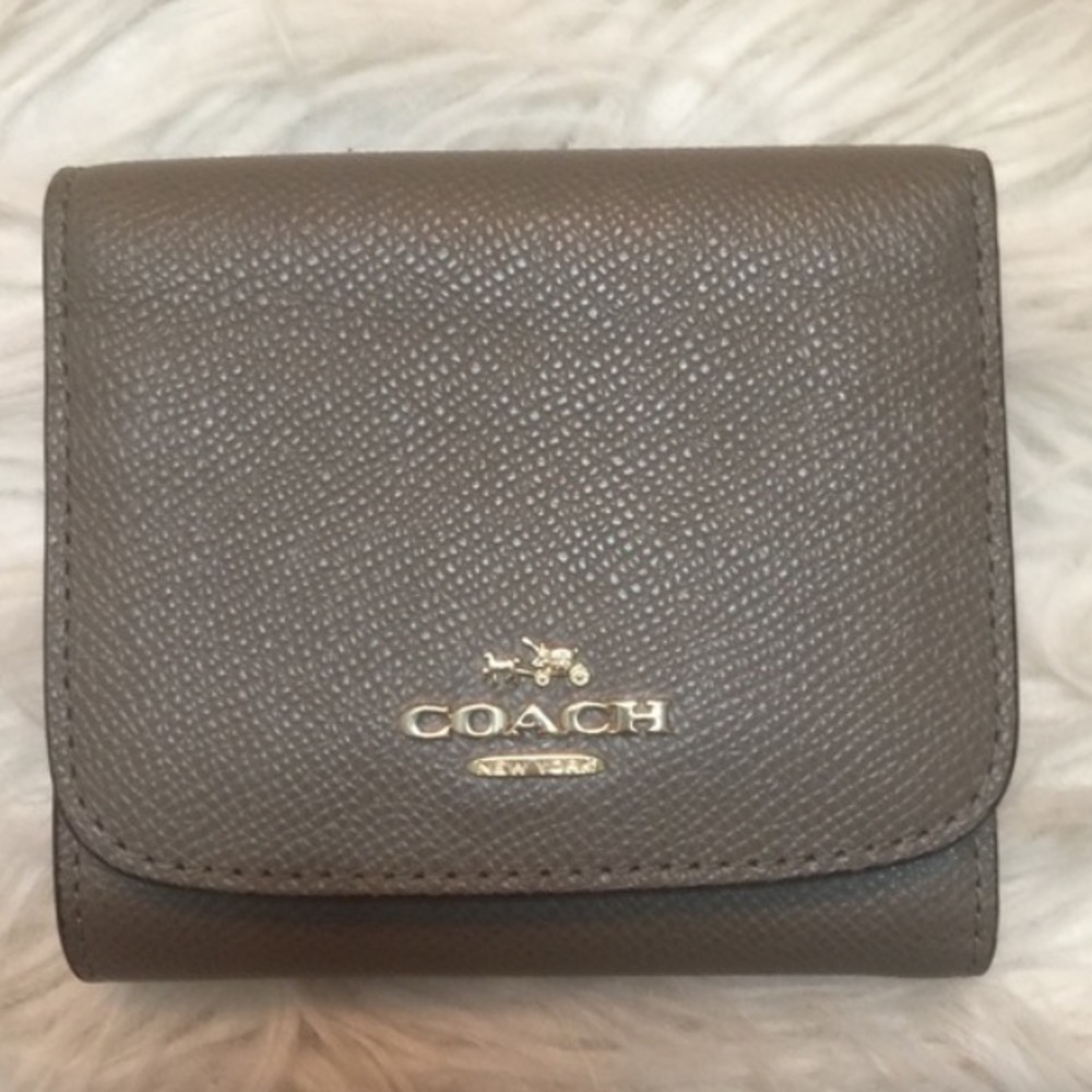 Coach Trifold Crossgrain Leather Small Wallet